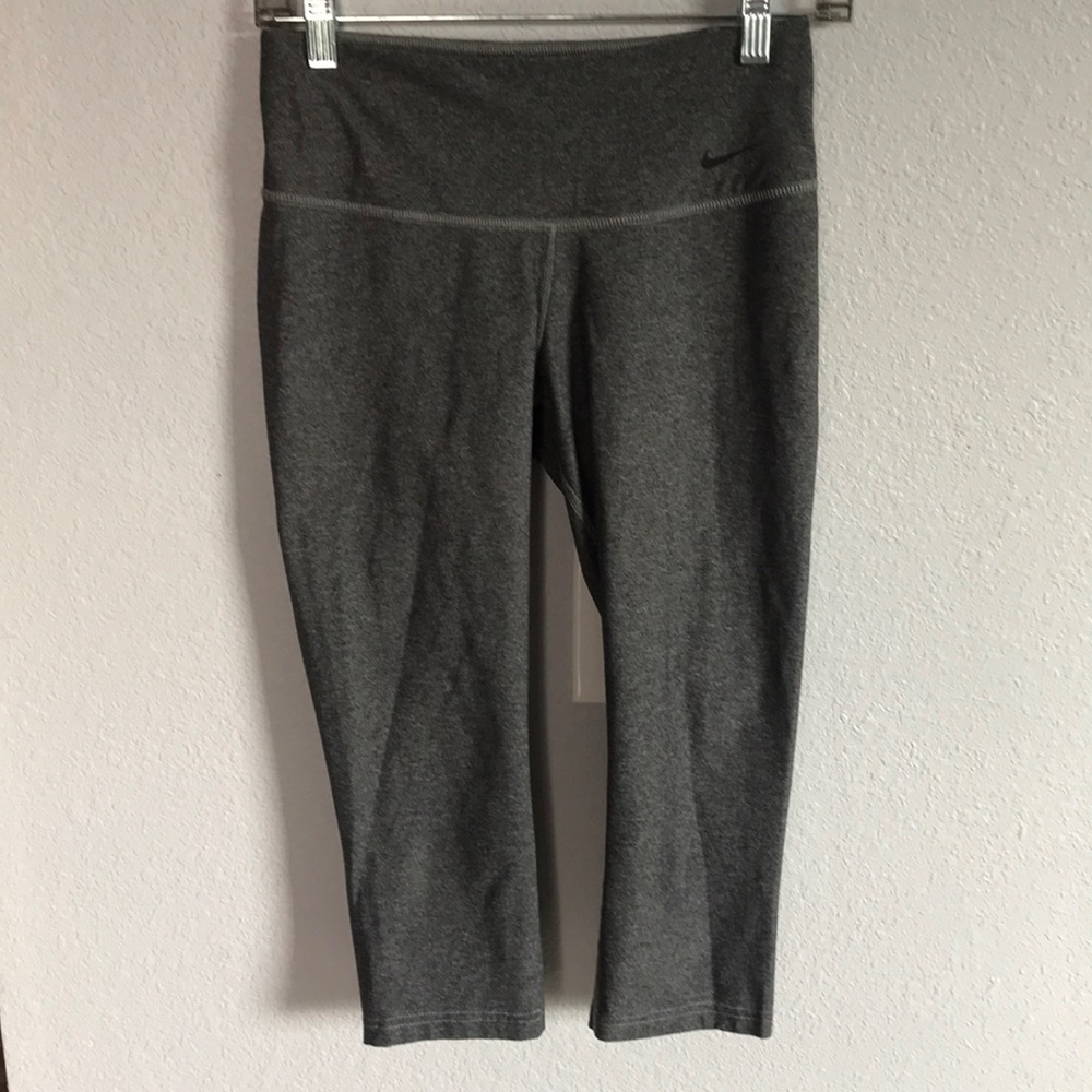 Nike cropped leggings